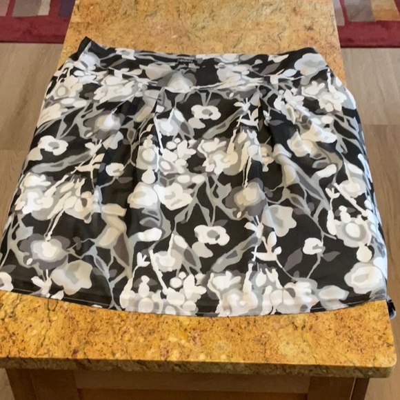 Relativity Dresses & Skirts - Relativity  Lined Skirt